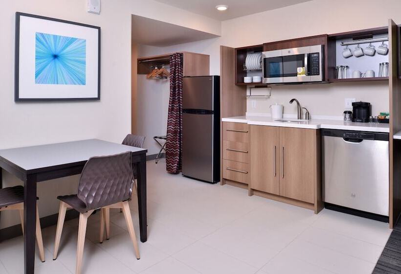 هتل Home2 Suites By Hilton Portland Airport Or