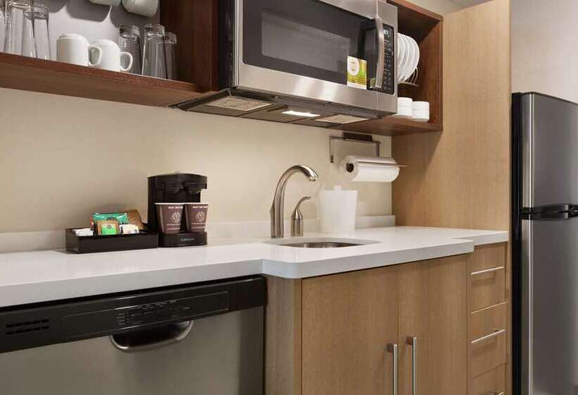 هتل Home2 Suites By Hilton Portland Airport Or