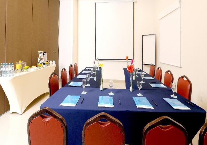 فندق Misión Express San Juan Del Río