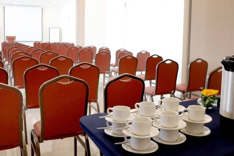 فندق Misión Express San Juan Del Río