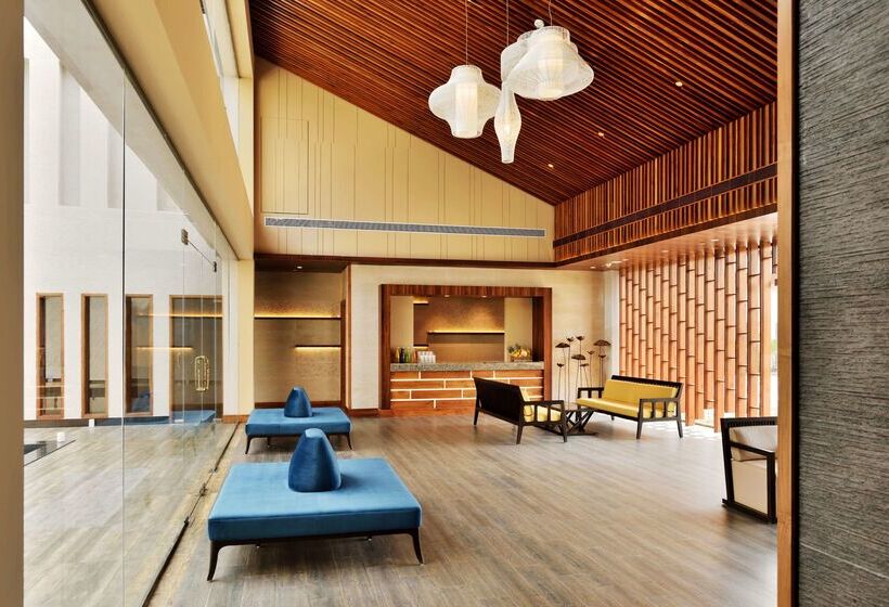 هتل Radisson Blu Plaza Resort & Convention Centre Karjat