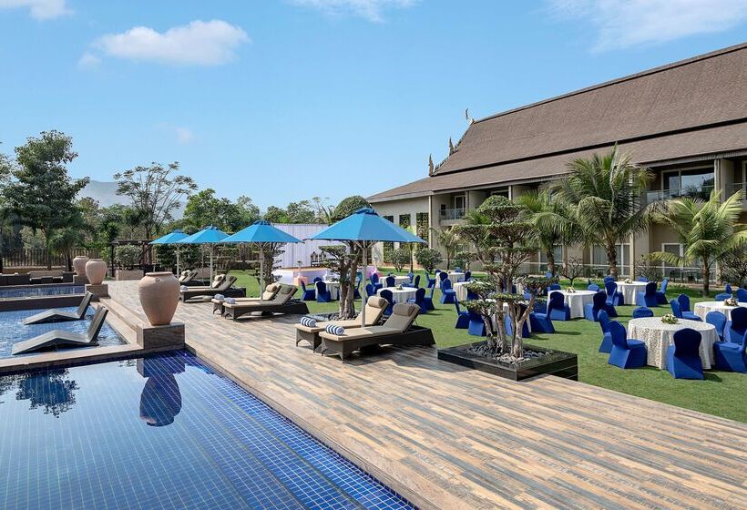 هتل Radisson Blu Plaza Resort & Convention Centre Karjat