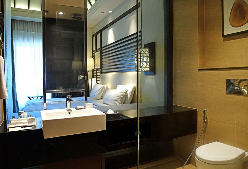 هتل Radisson Blu Plaza Resort & Convention Centre Karjat
