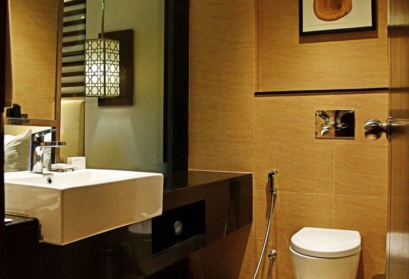 هتل Radisson Blu Plaza Resort & Convention Centre Karjat