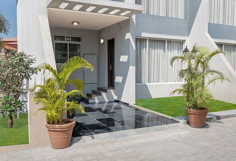 هتل Radisson Blu Plaza Resort & Convention Centre Karjat