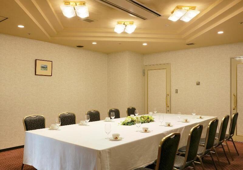 هتل Crown Palais Hamamatsu