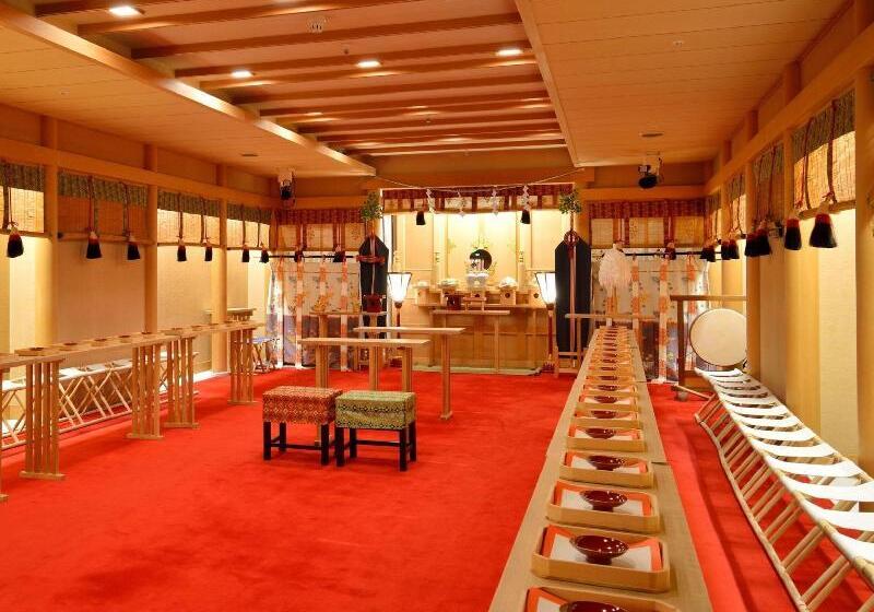 هتل Crown Palais Hamamatsu