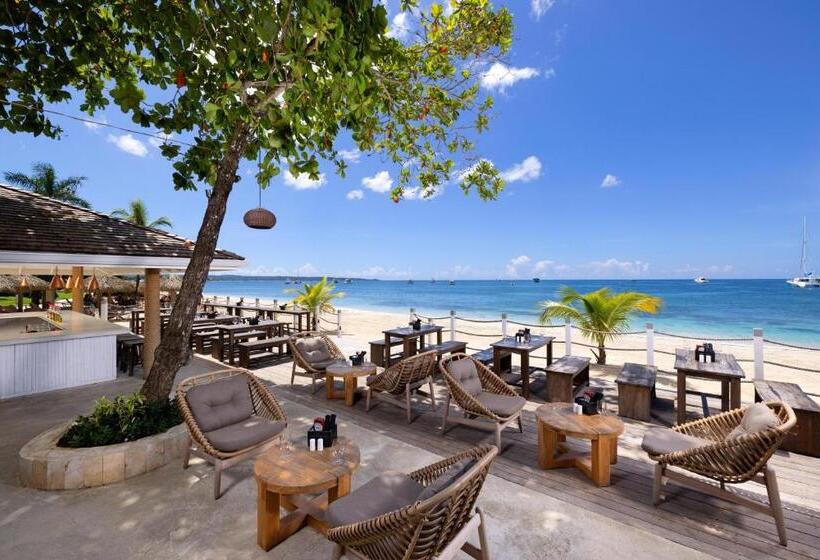استراحتگاه Sandals Negril   All Inclusive Couples Only