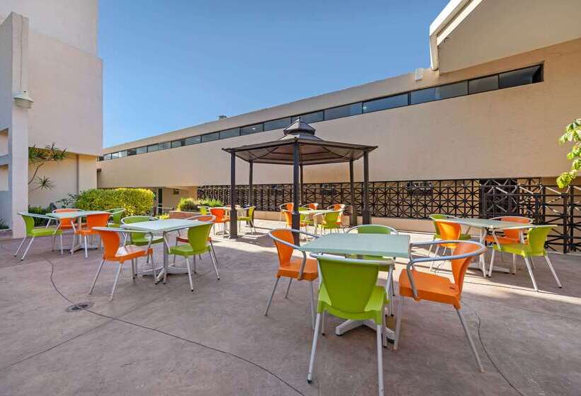 هتل Comfort Inn Queretaro