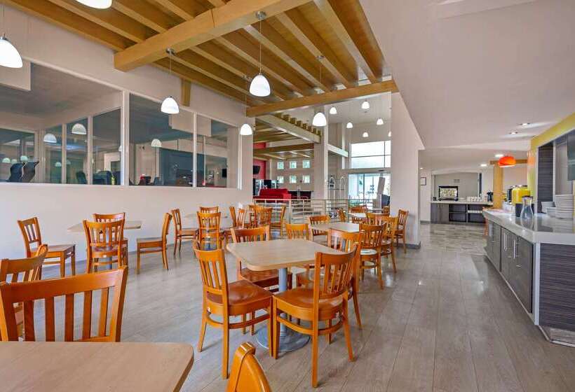هتل Comfort Inn Queretaro