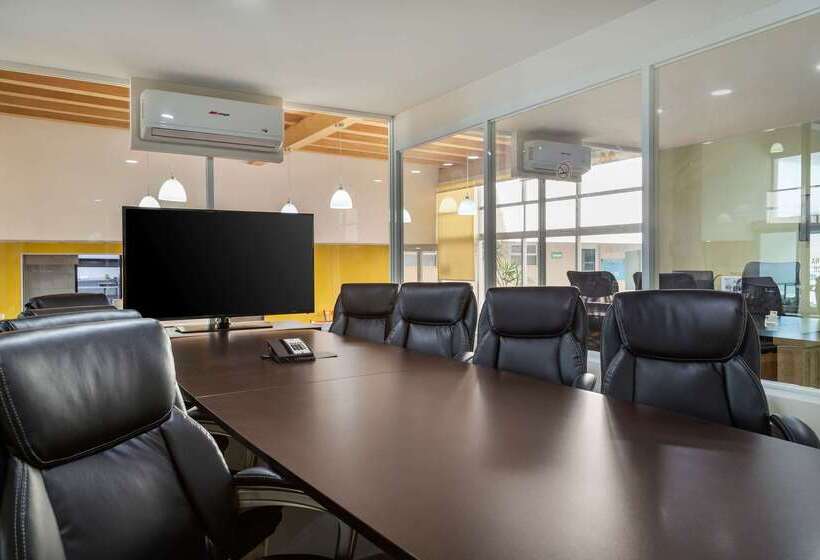 هتل Comfort Inn Queretaro