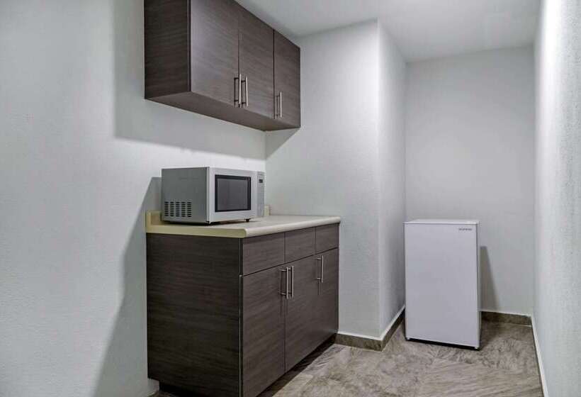 هتل Comfort Inn Queretaro