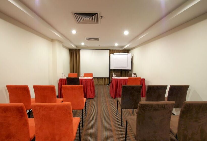 Fotos del hotel Crystal Crown Hotel Jb:  9