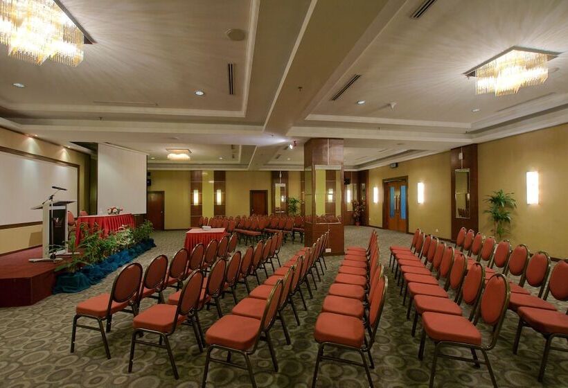 Fotos del hotel Crystal Crown Hotel Jb:  10