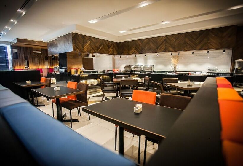 Fotos del hotel Crystal Crown Hotel Jb:  26