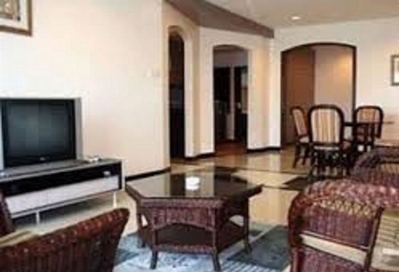 فندق Likas Square Apartment