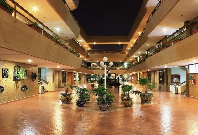 هتل Best Western Plus Plaza Florida & Tower