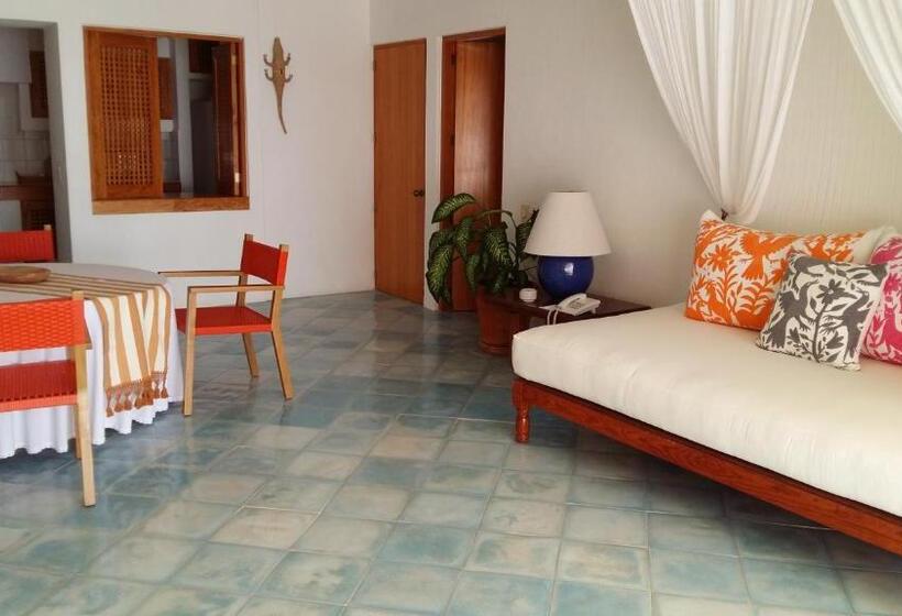 Отель Playa Rosa Bungalows Careyes