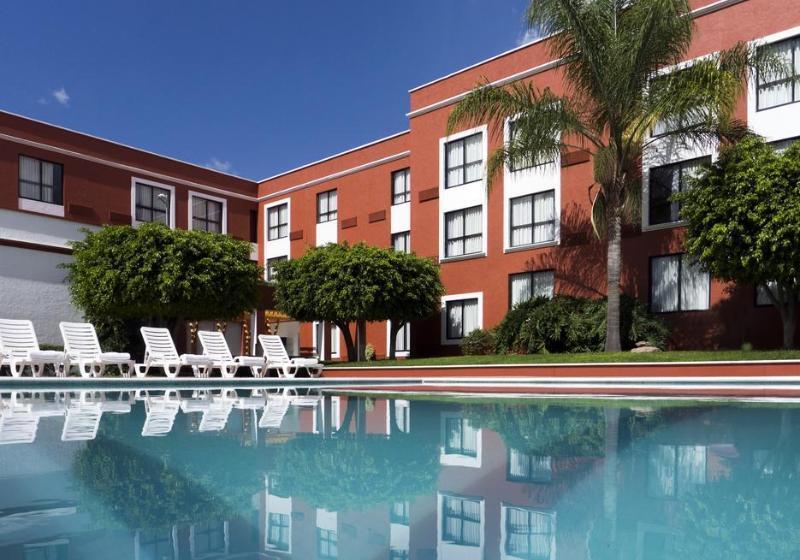 ホテル Fiesta Inn Leon