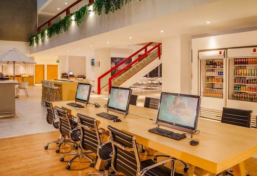 هتل Fiesta Inn Tlalnepantla