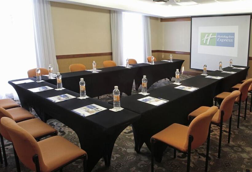 Fotos del hotel Holiday Inn Express Monterrey Galeriassan Jeronimo, An Ihg:  21