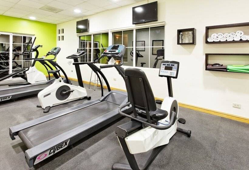 Отель Holiday Inn Express Monterrey Galerias San Jeronimo, An Ihg