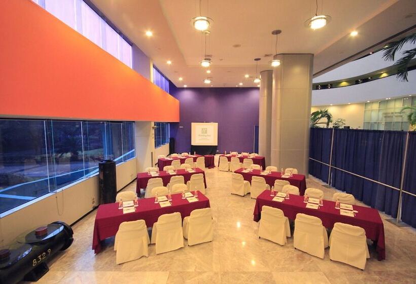 فندق Holiday Inn Monterrey Parque Fundidora, An Ihg