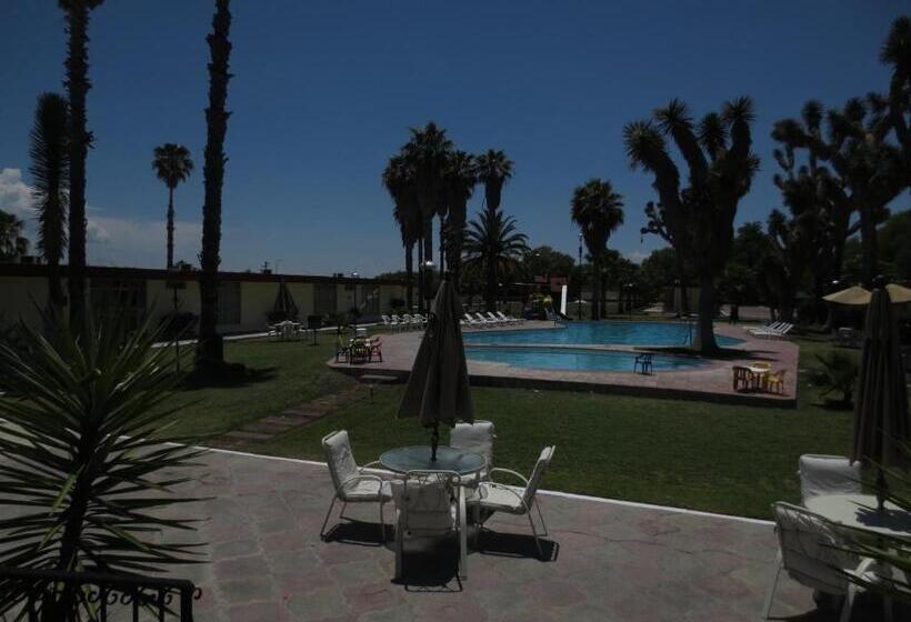 Отель Las Palmas Midway Inn