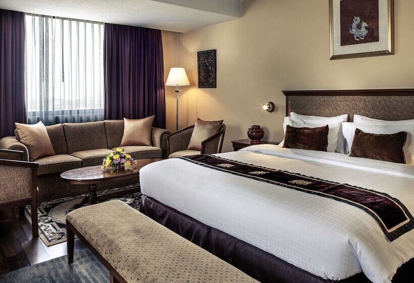هتل Mercure Mandalay Hill Resort