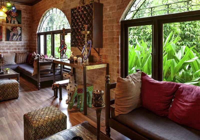 هتل Mercure Mandalay Hill Resort