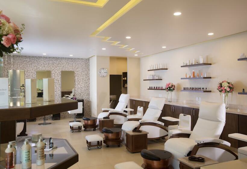 استراحتگاه Paradise Village