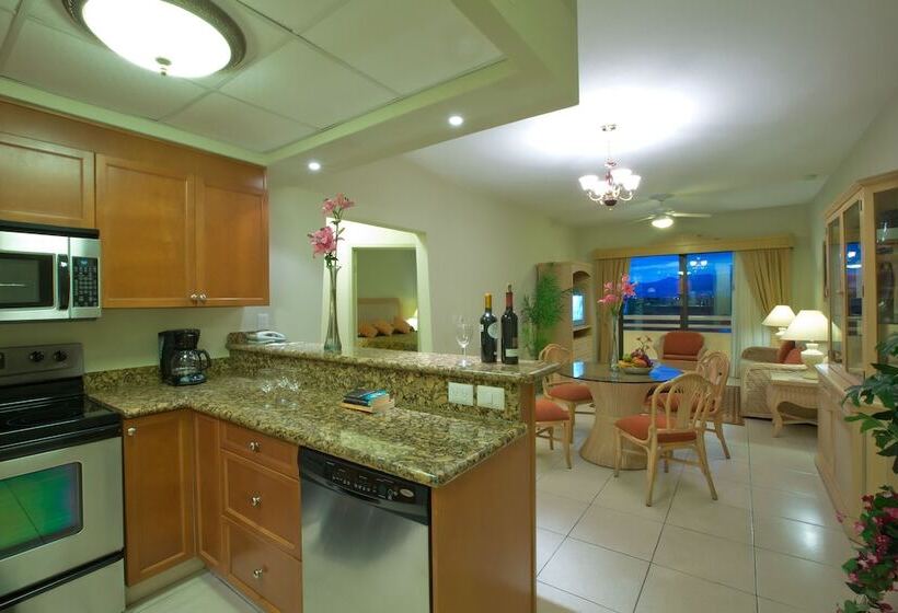 استراحتگاه Paradise Village