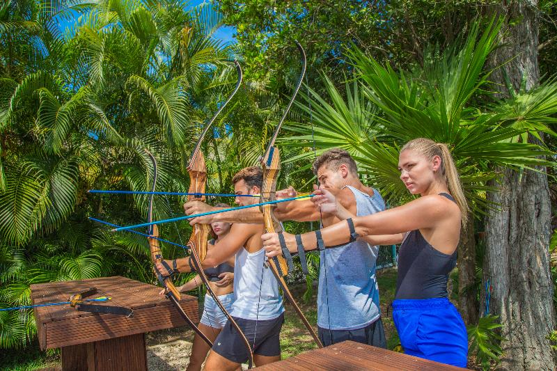استراحتگاه Sandos Playacar  All Inclusive