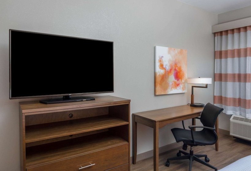 Отель La Quinta Inn & Suites By Wyndham Perry