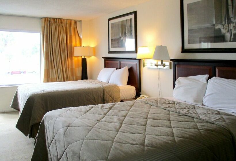 فندق على الطريق American Inn And Suites