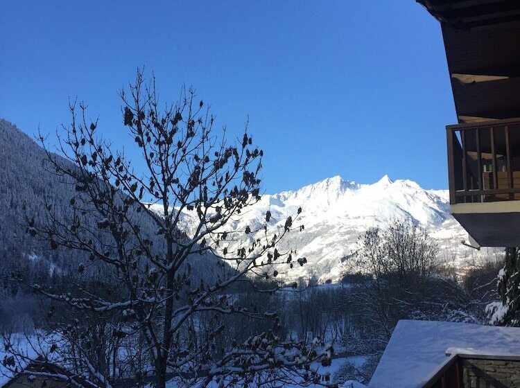 تختخواب و صبحانه Chalet Tioli