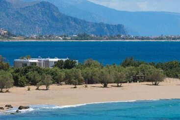 Cedar Bay Beachside Villas