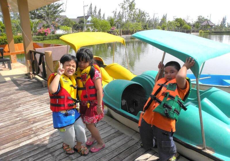 هتل Bangchong Marina Resort