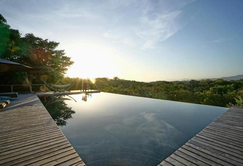 هتل Calamocha Lodge