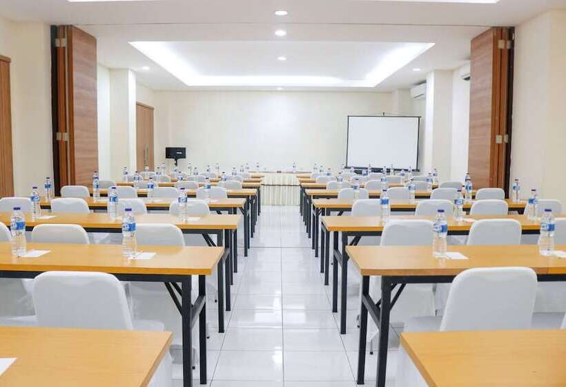 هتل Legreen Suite Ratulangi