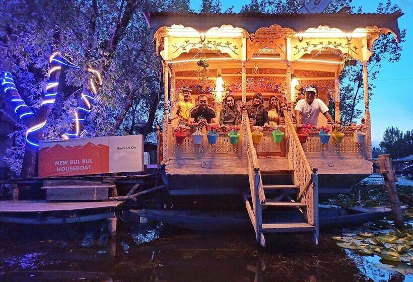 هتل New Bul Bul Group Of Houseboats