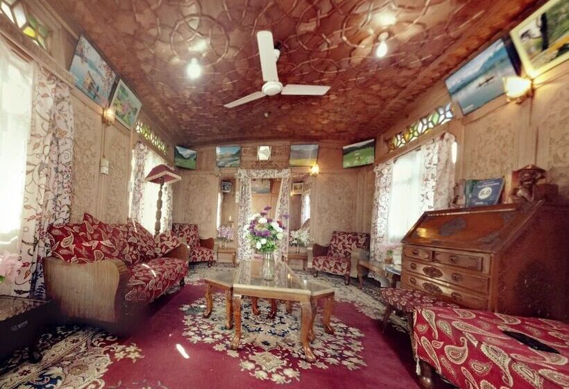 هتل New Bul Bul Group Of Houseboats