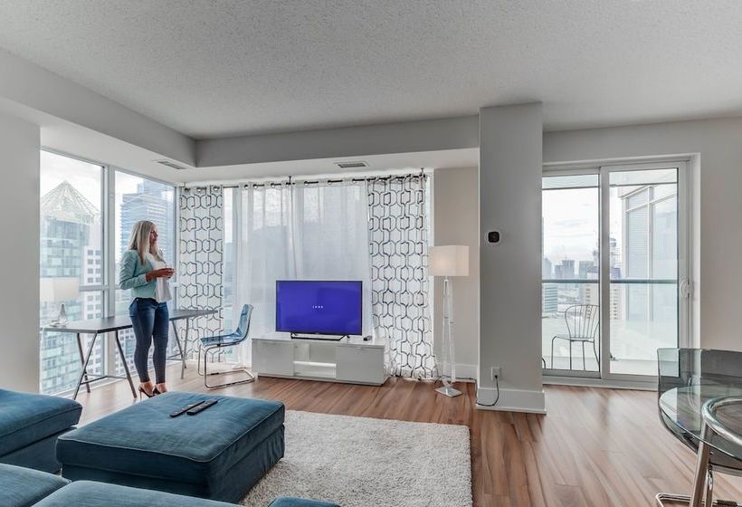 Noel Suites John And Front St West