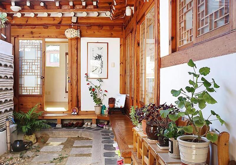 پانسیون Inwoo Guesthouse