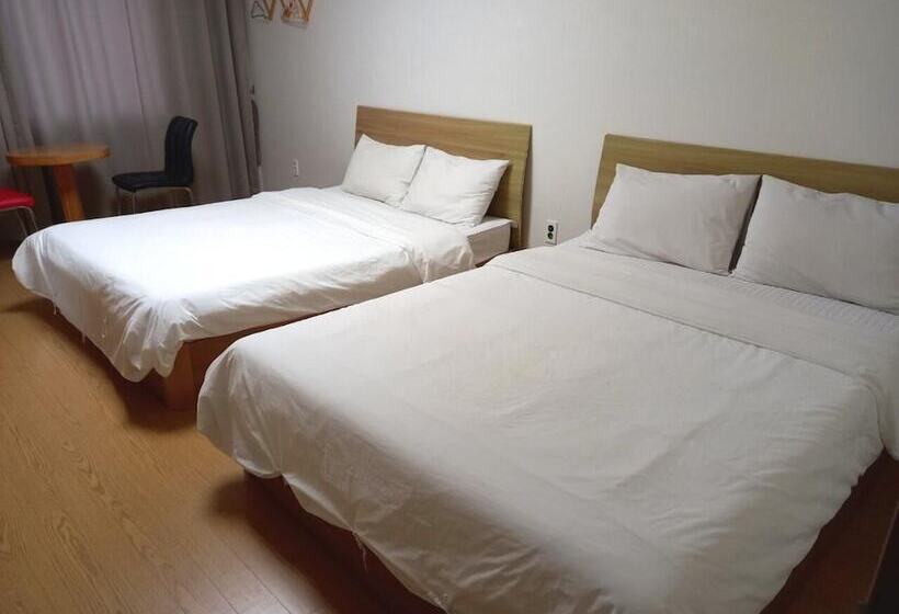 پانسیون Jeju Samda Hostel