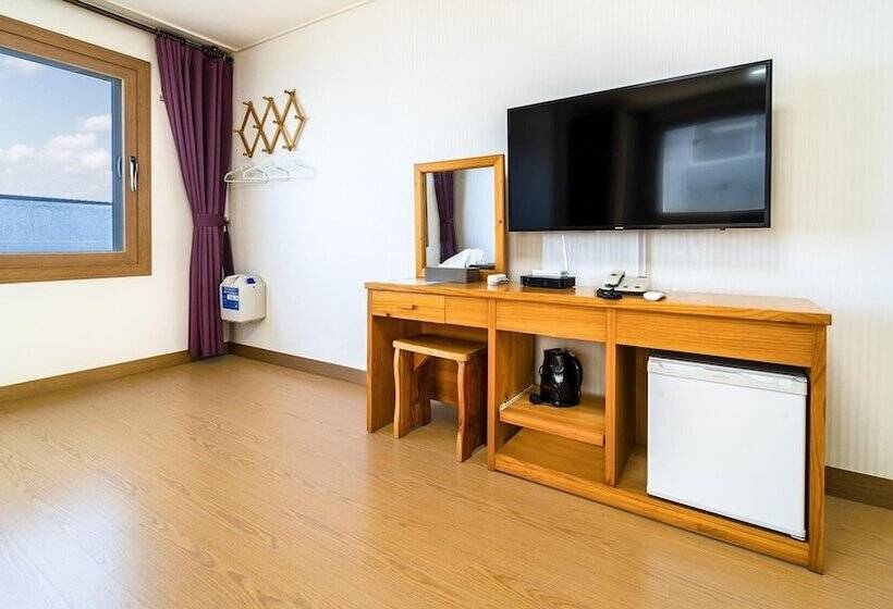 پانسیون Jeju Samda Hostel