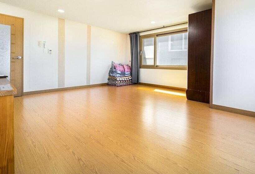 پانسیون Jeju Samda Hostel