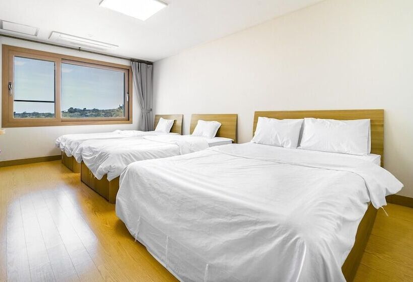 پانسیون Jeju Samda Hostel