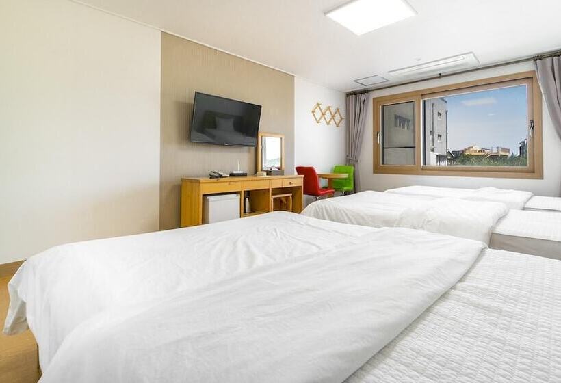 پانسیون Jeju Samda Hostel