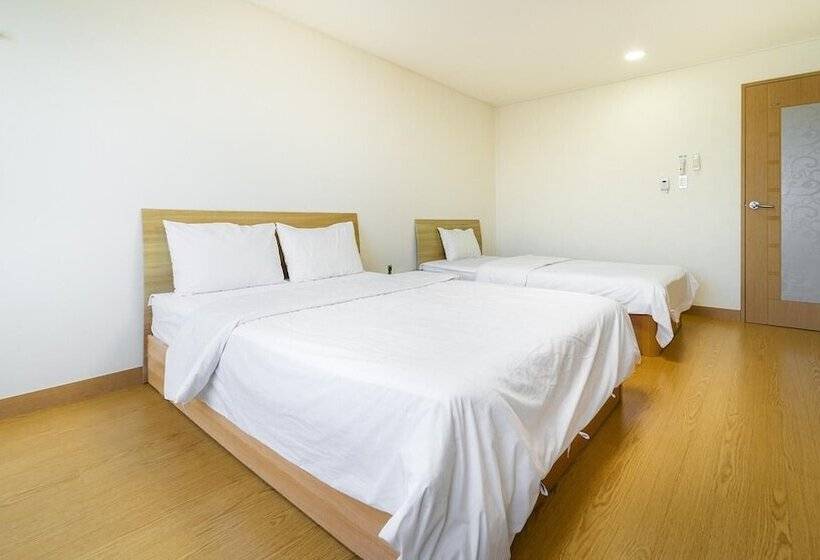 پانسیون Jeju Samda Hostel